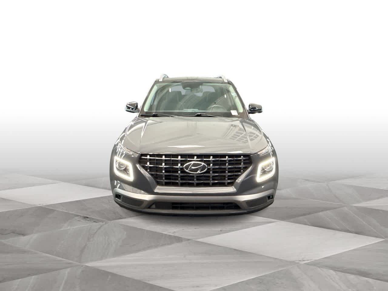 2024 Hyundai Venue Limited photo 3