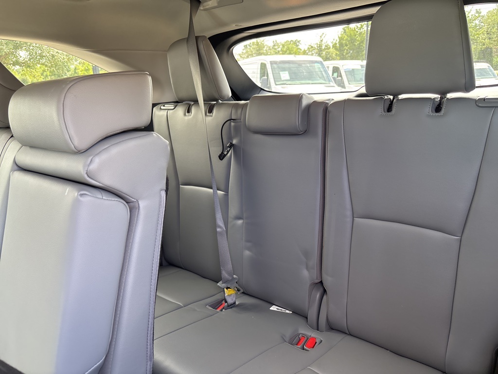 2021 Toyota Highlander XLE photo 19