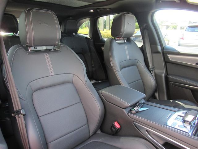 2024 Jaguar F-PACE P250 R-Dynamic S photo 8