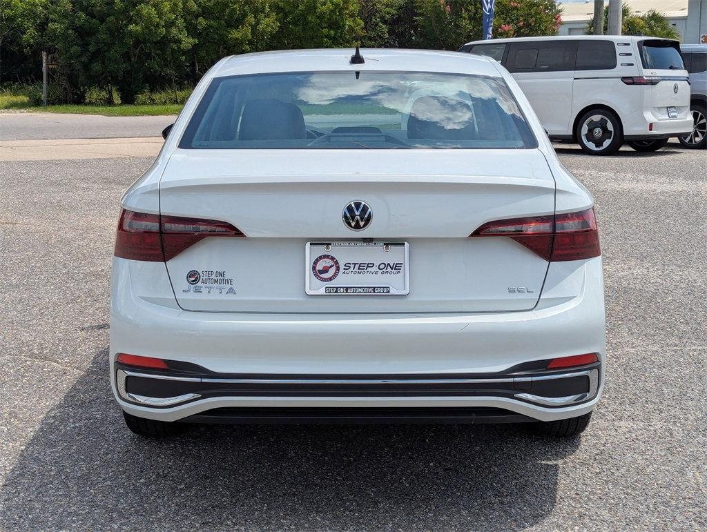 2024 Volkswagen Jetta 1.5T SEL photo 4