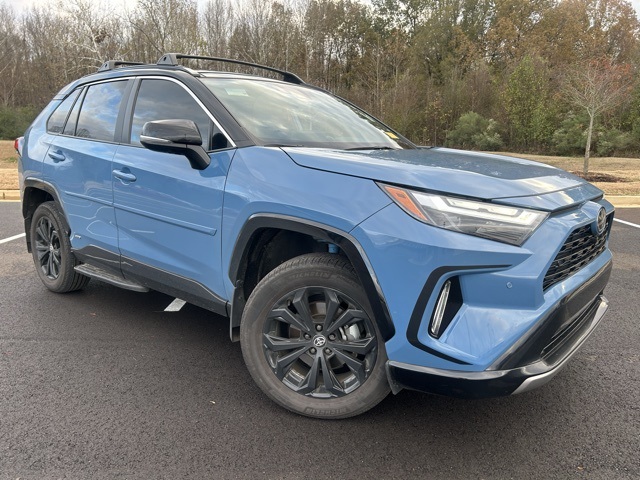 2025 Toyota RAV4 Hybrid XSE photo 2