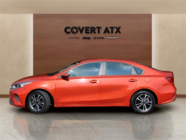 2023 Kia Forte LXS photo 2