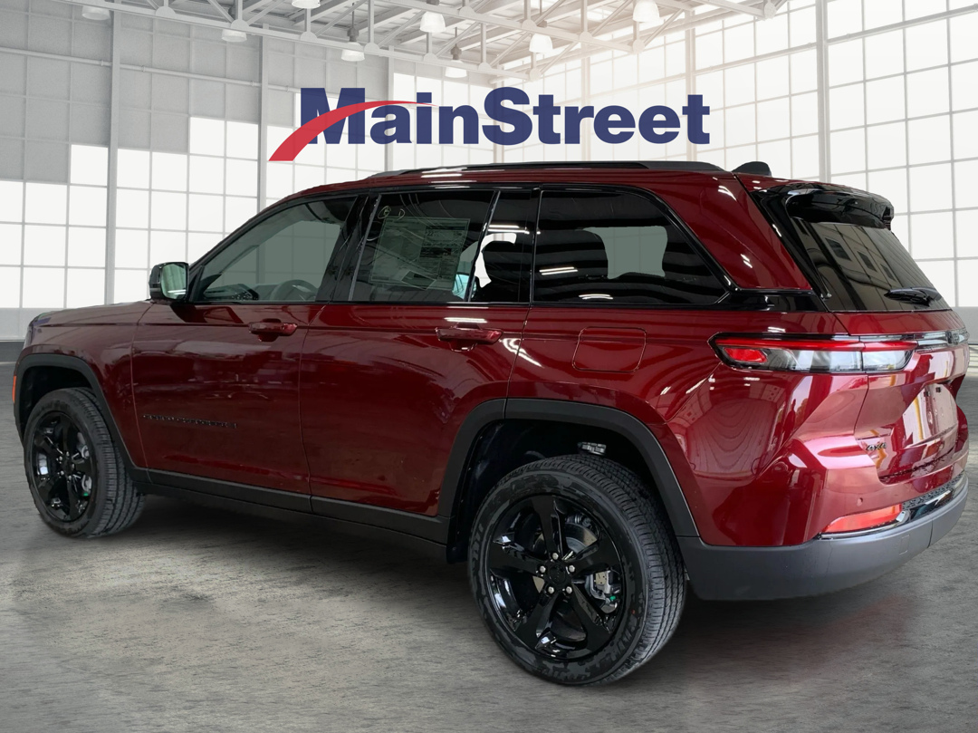 2025 Jeep Grand Cherokee Laredo X photo 3