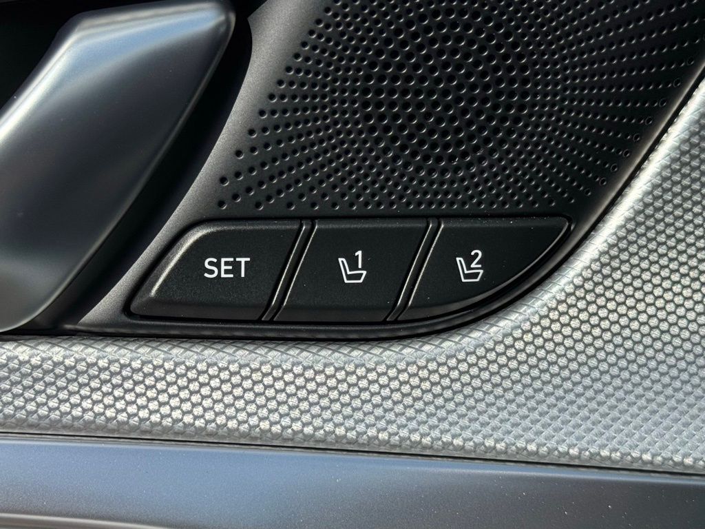 2026 Genesis G70 2.5T Prestige photo 23