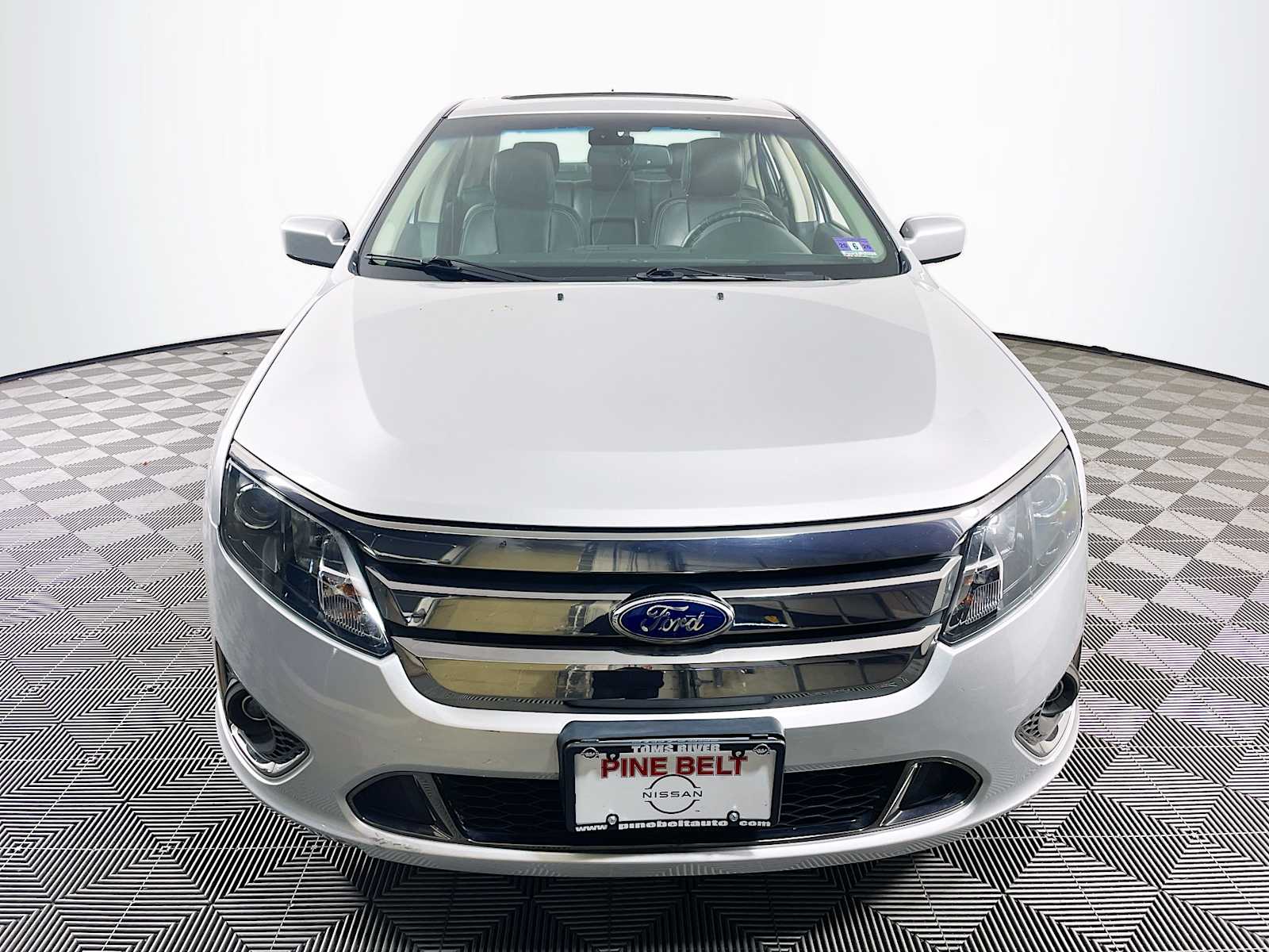 2011 Ford Fusion Sport photo 2