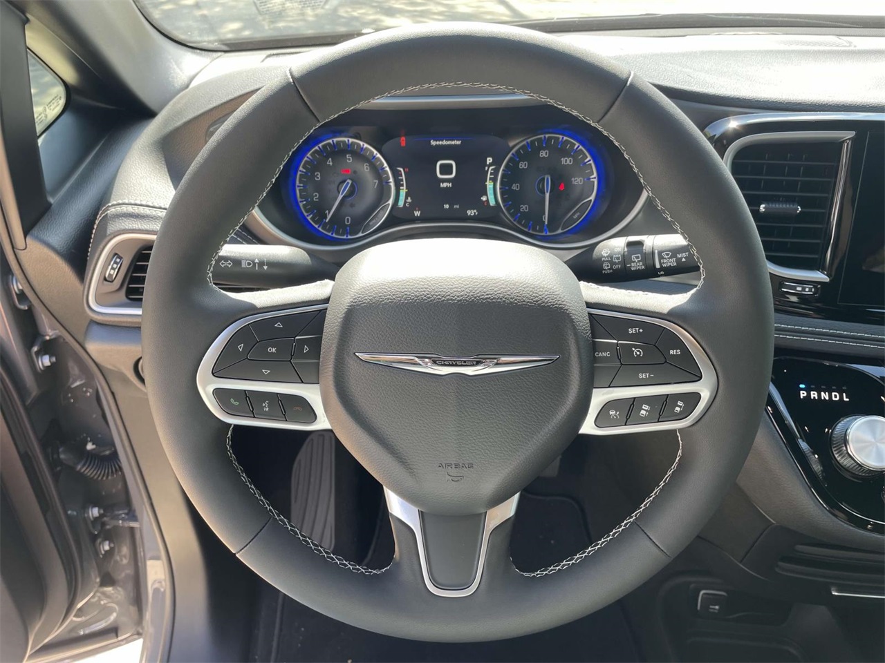 2025 Chrysler Pacifica photo 32