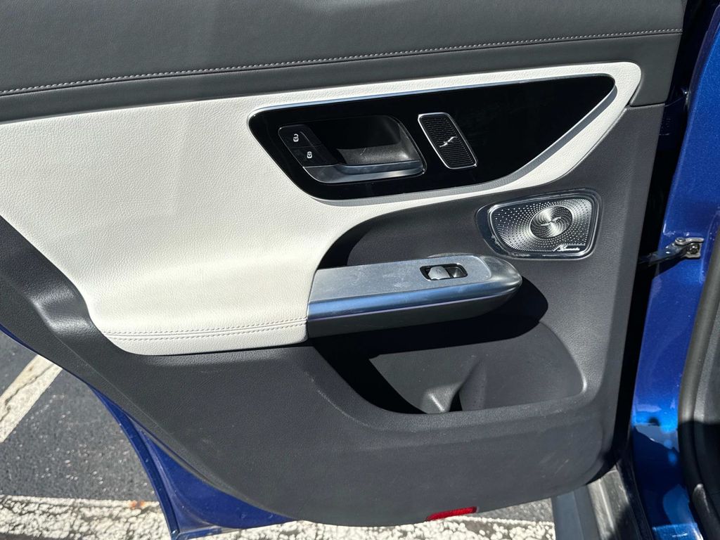 2023 Mercedes Benz GLC 300 4MATIC photo 10