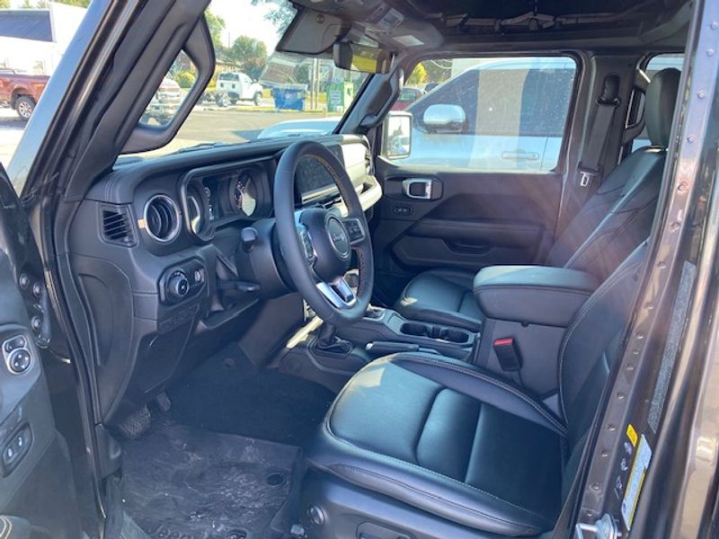 2024 Jeep Wrangler Sahara photo 3