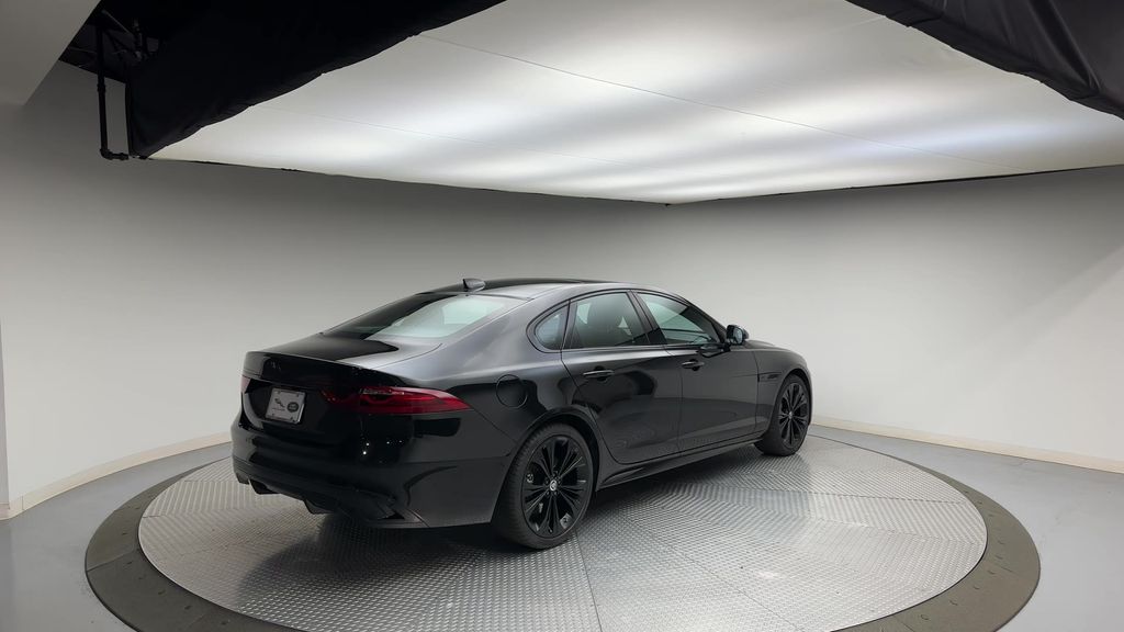 2024 Jaguar XF P300 R-Dynamic SE photo 8
