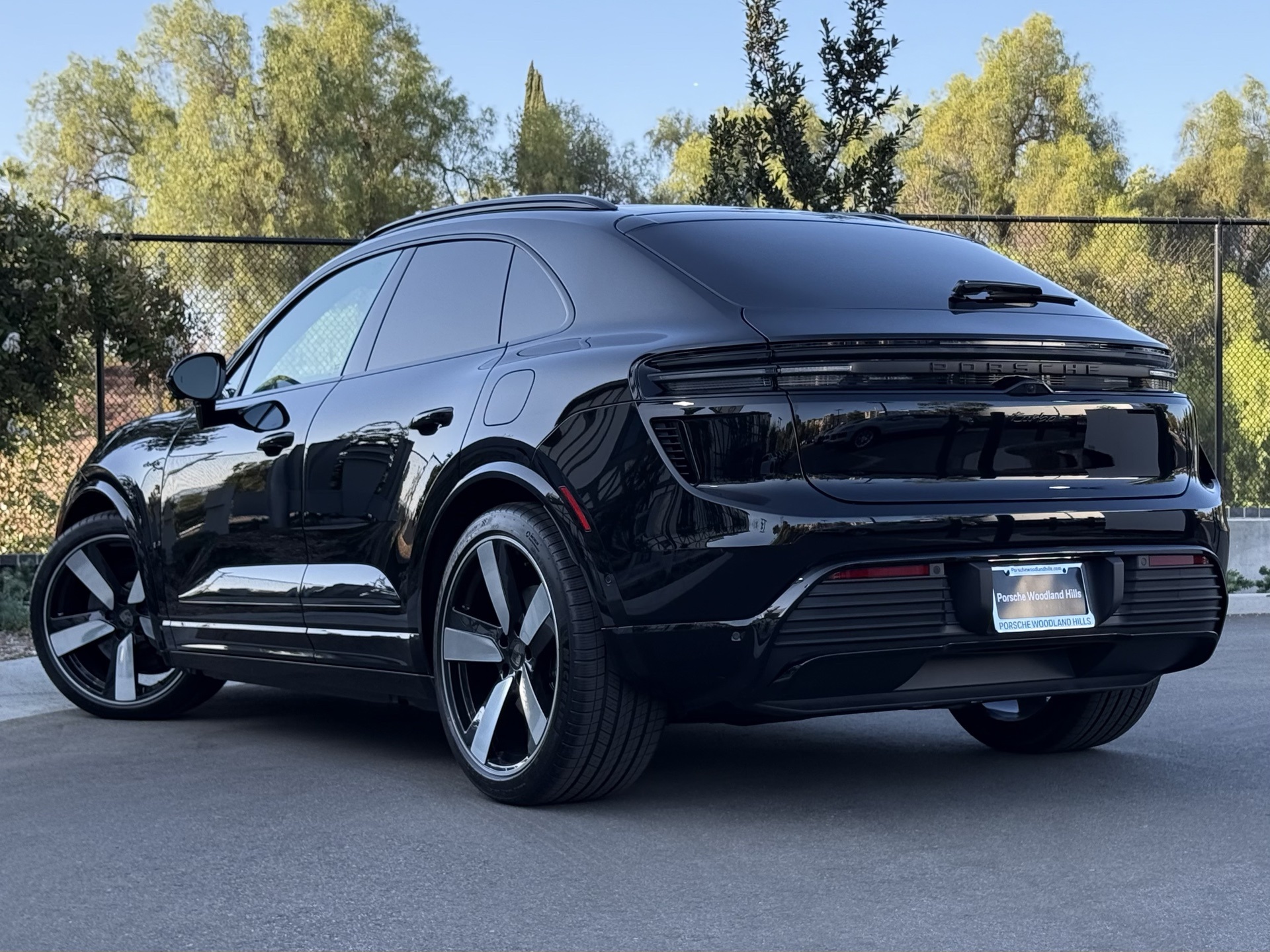 2025 Porsche Macan Turbo Electric photo 3