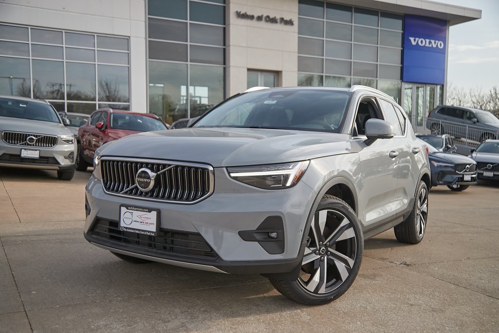2025 VOLVO XC40 - Image 21
