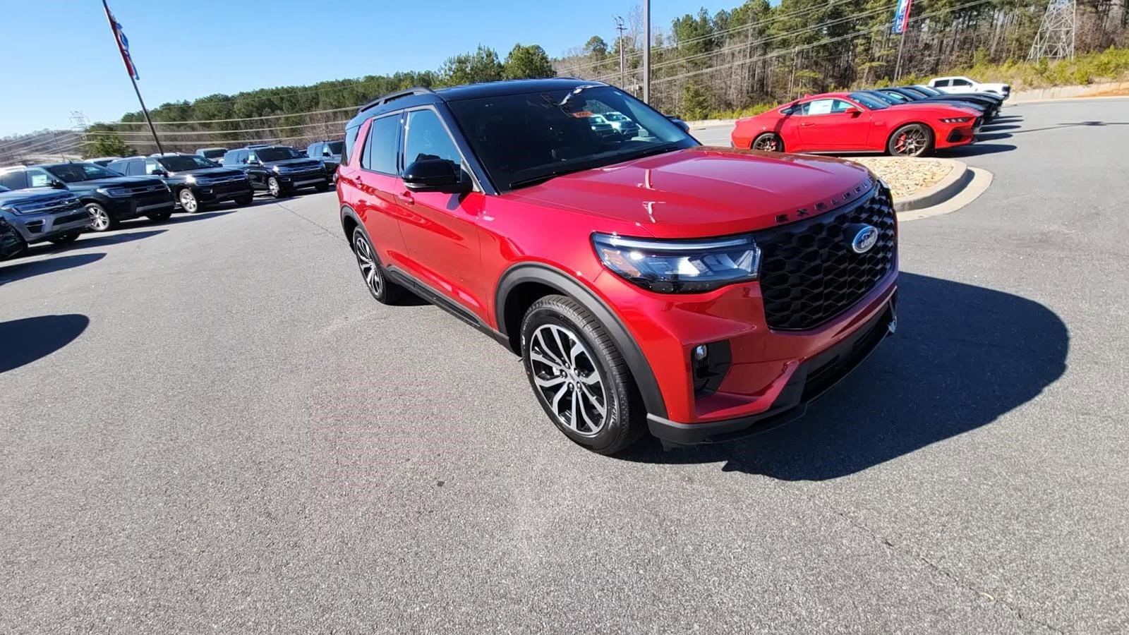 2025 Ford Explorer ST-Line photo 4