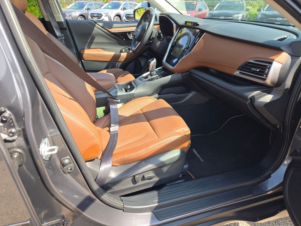 2023 Subaru Outback Touring photo 5