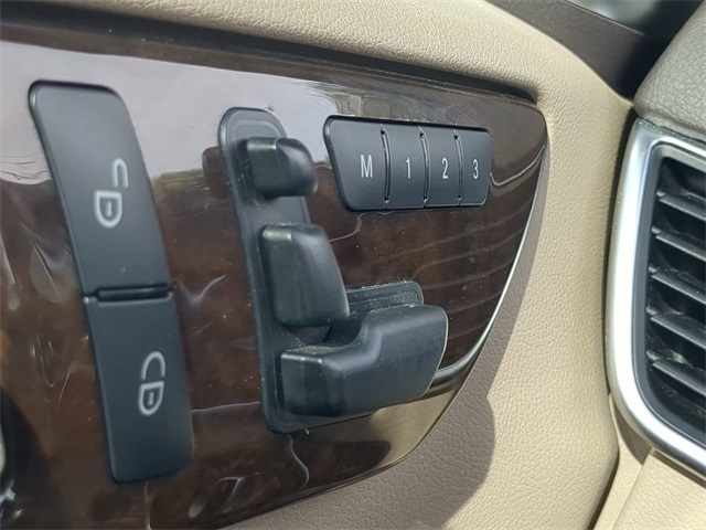 2016 Mercedes Benz GL 450 photo 19