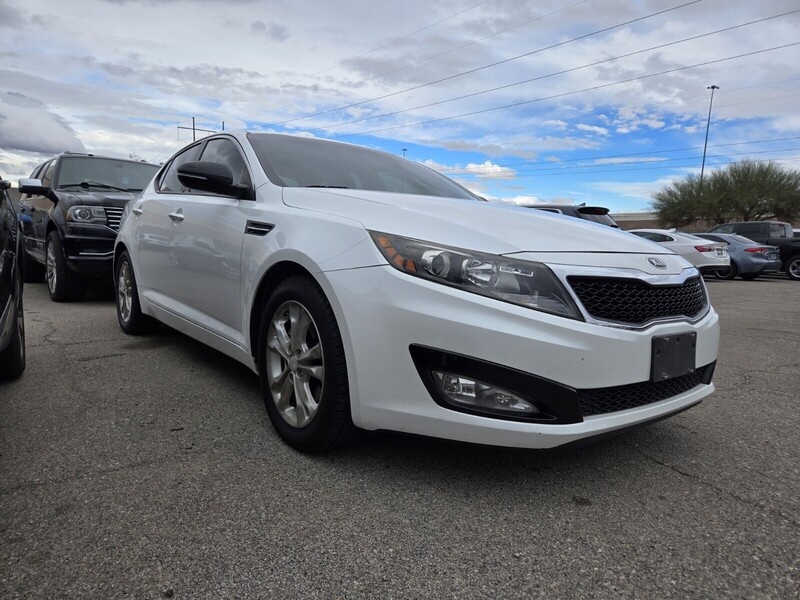 2013 Kia Optima LX photo 2
