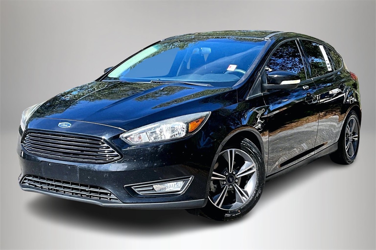 2016 Ford Focus SE's photo