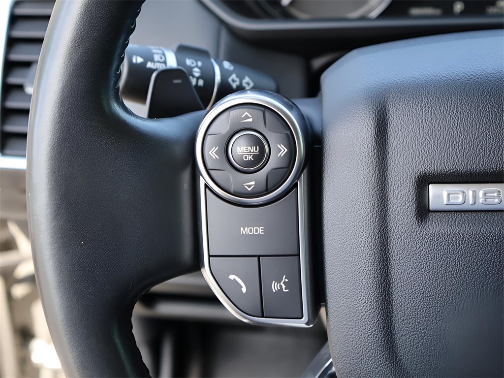 2017 Land Rover Discovery First Edition photo 33