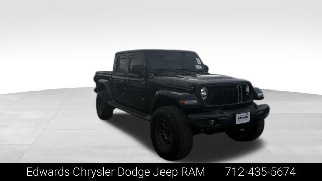 2021 Jeep Gladiator Overland's photo