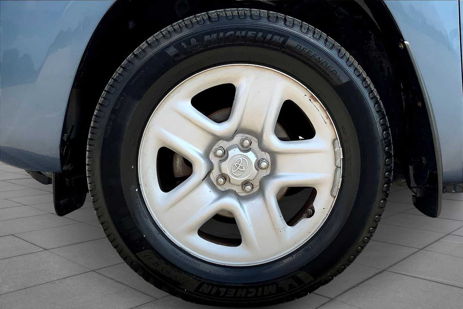 2010 Toyota RAV4 Base photo 10