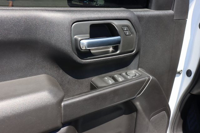 2025 Chevrolet Silverado 2500HD Custom photo 17