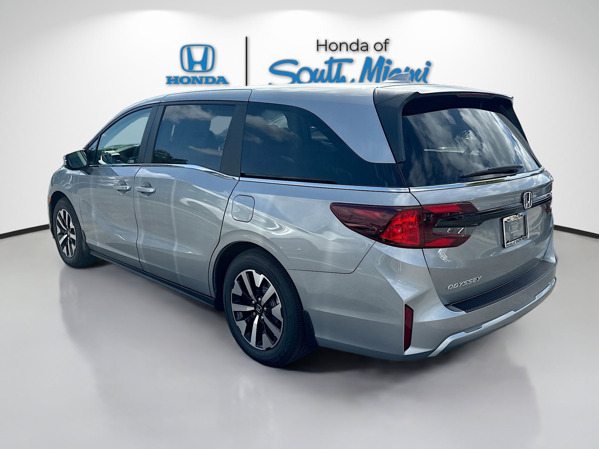2026 Honda Odyssey EX-L photo 4