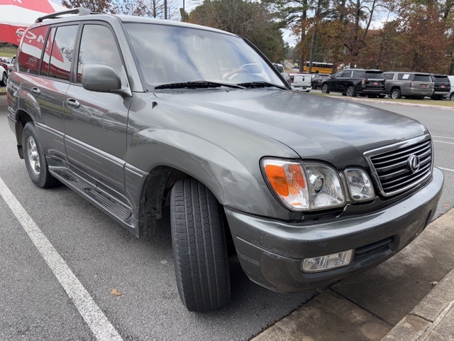 2001 Lexus LX 470 photo 3
