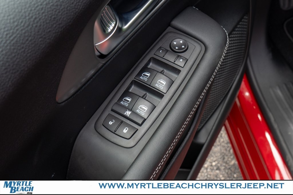 2026 Chrysler Pacifica photo 15