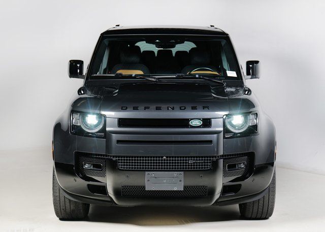 2023 Land Rover Defender 110 X-Dynamic SE photo 8