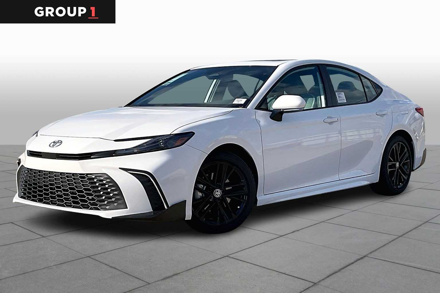 2026 Toyota Camry SE's photo