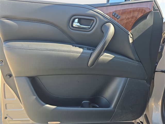 2019 Infiniti QX80 Luxe photo 26