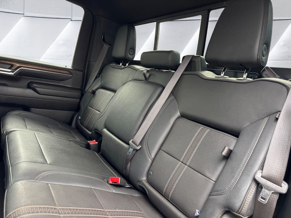 2024 Chevrolet Silverado 2500HD High Country photo 16