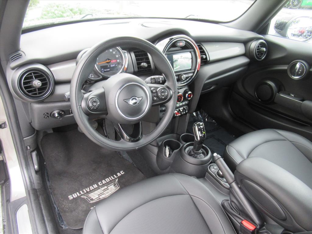 2020 Mini Cooper 2 Door Hardtop Oxford Edition photo 9