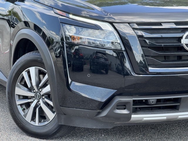 2024 Nissan Pathfinder SL photo 5