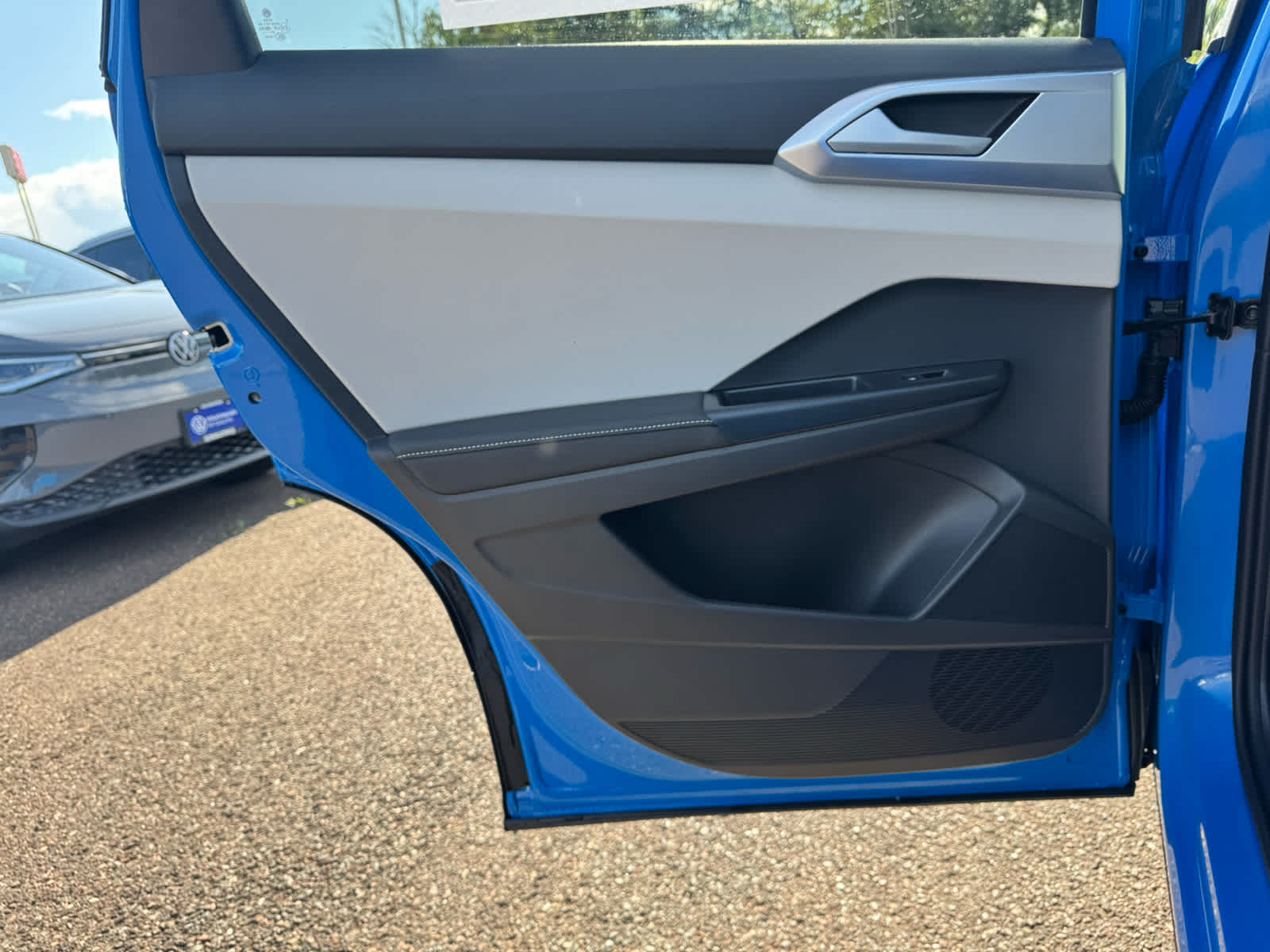 2025 Volkswagen Taos SE photo 27