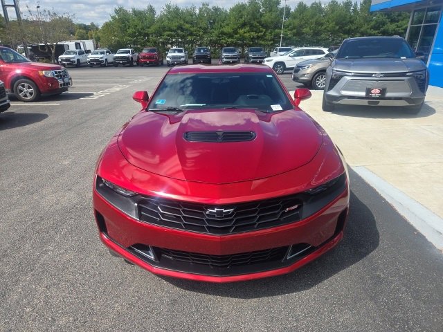 2023 Chevrolet Camaro LT1 photo 2