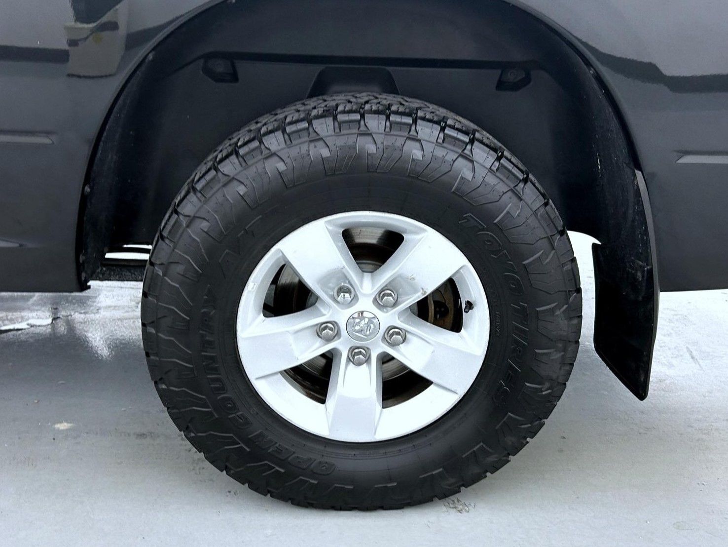 2017 Ram 1500 SLT photo 18