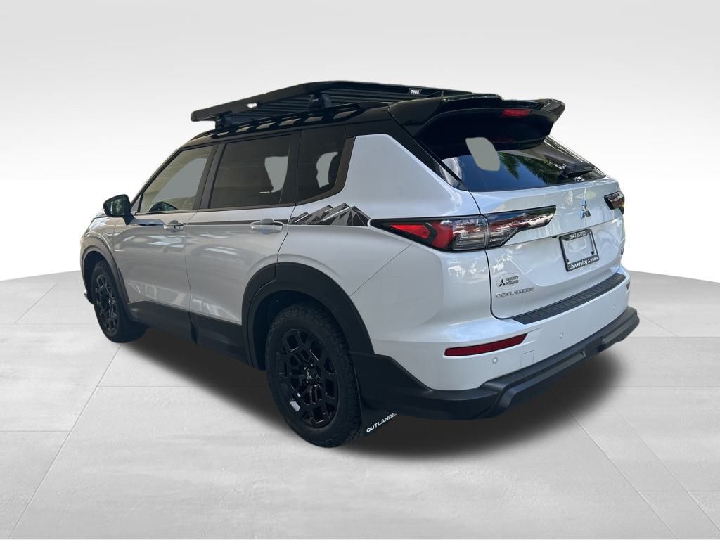 2025 Mitsubishi Outlander SE Ralliart photo 4