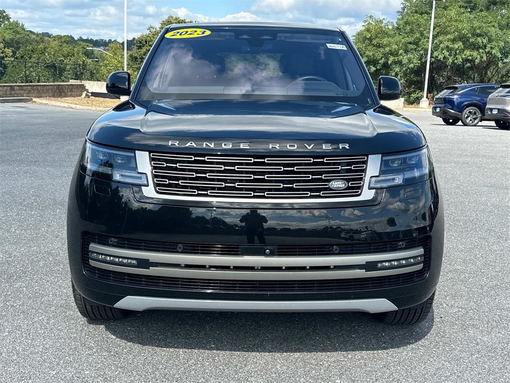 2023 Land Rover Range Rover SE photo 13