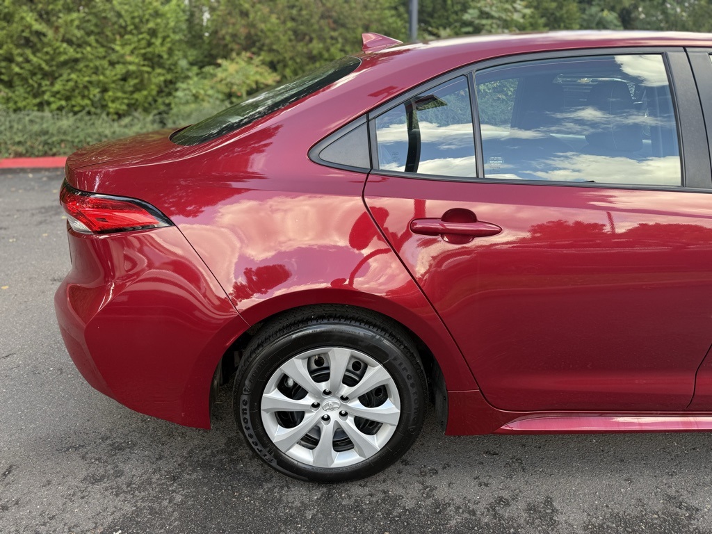 2024 Toyota Corolla LE photo 13
