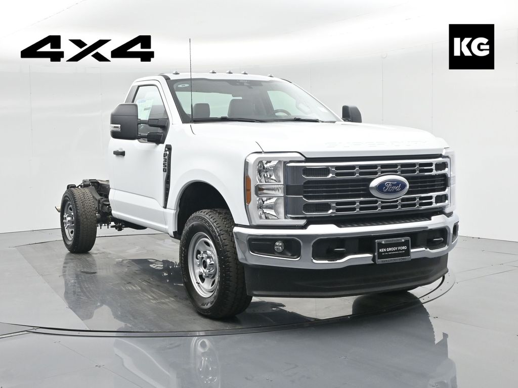 2025 Ford F-350 Super Duty Chassis Cab XLT's photo