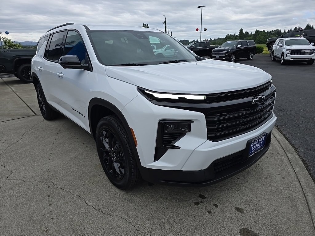 2025 Chevrolet Traverse photo 7