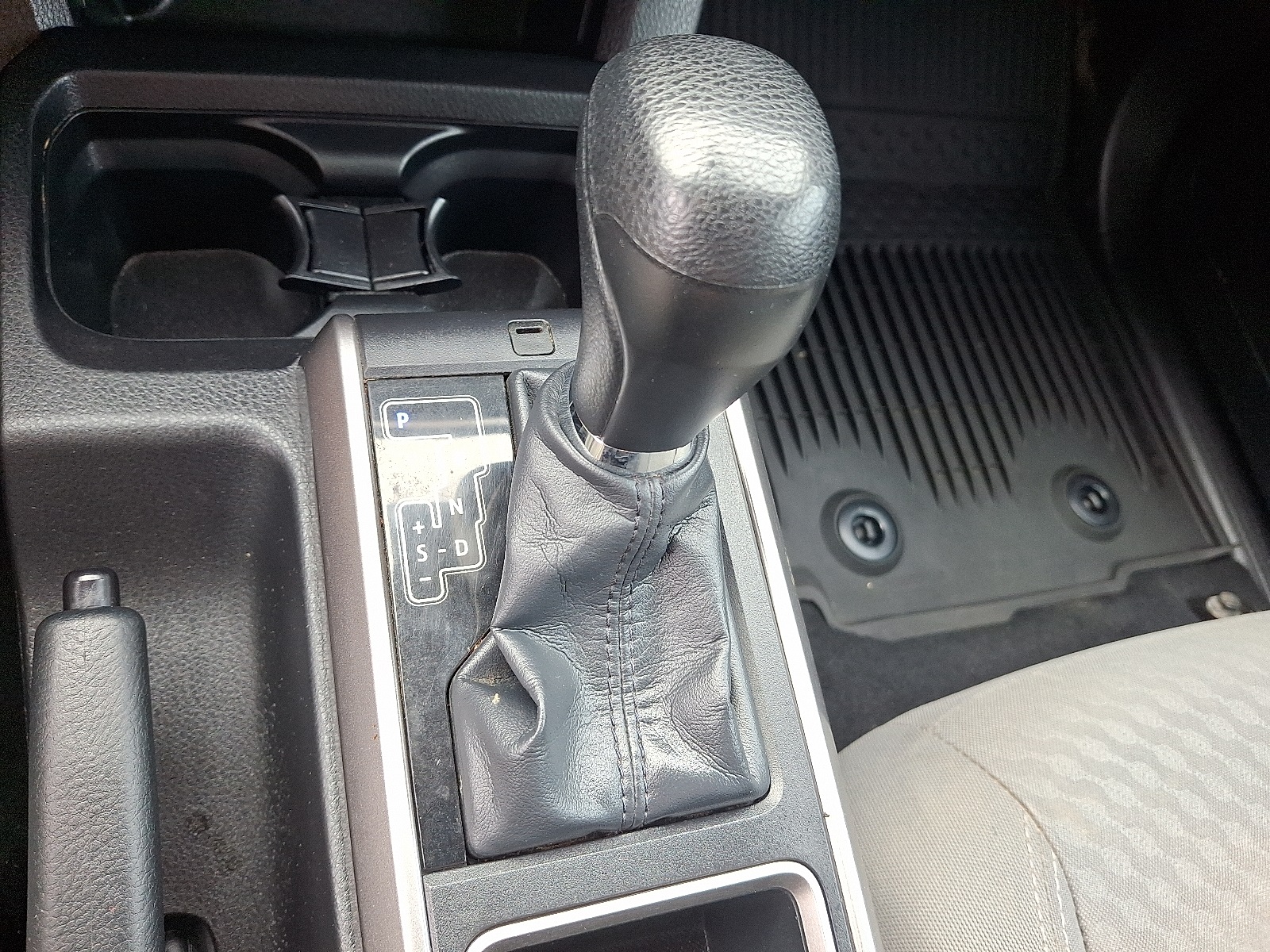 2022 Toyota Tacoma SR5 photo 15
