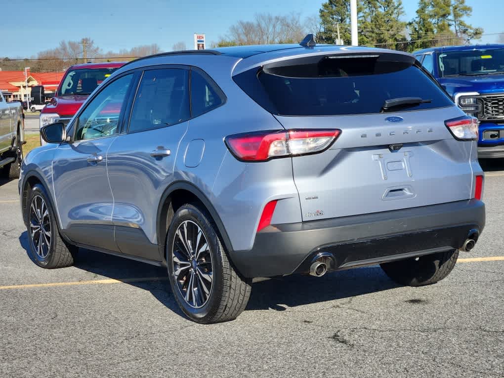 2022 Ford Escape SE photo 2