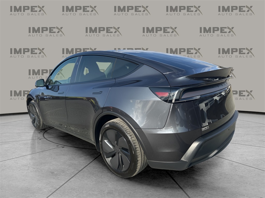 2026 Tesla Model Y Long Range photo 3