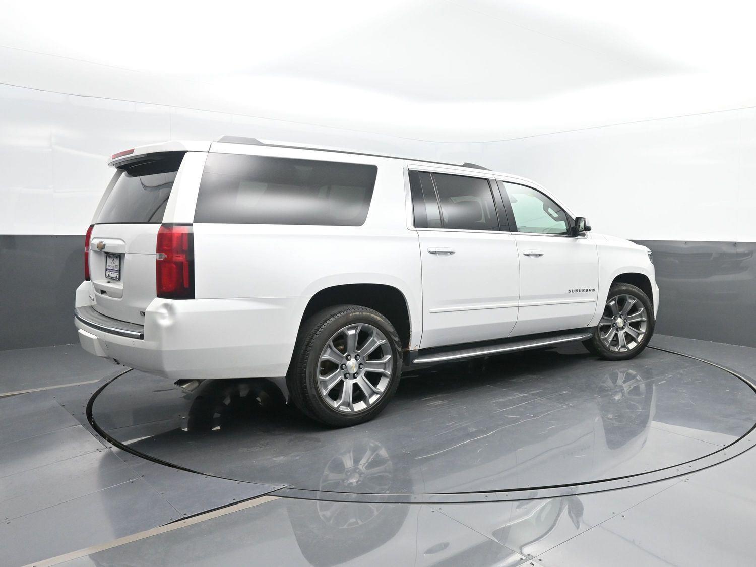 2017 Chevrolet Suburban Premier photo 2