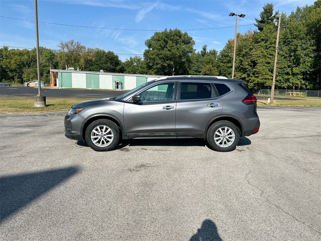 2017 Nissan Rogue SV photo 11