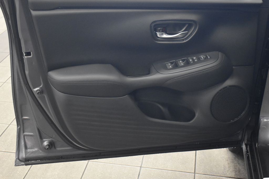 2026 Honda HR-V LX photo 8