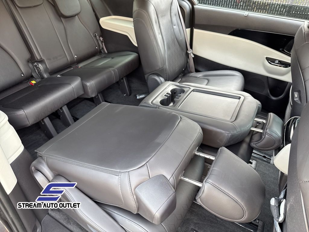2024 Kia Carnival SX photo 21