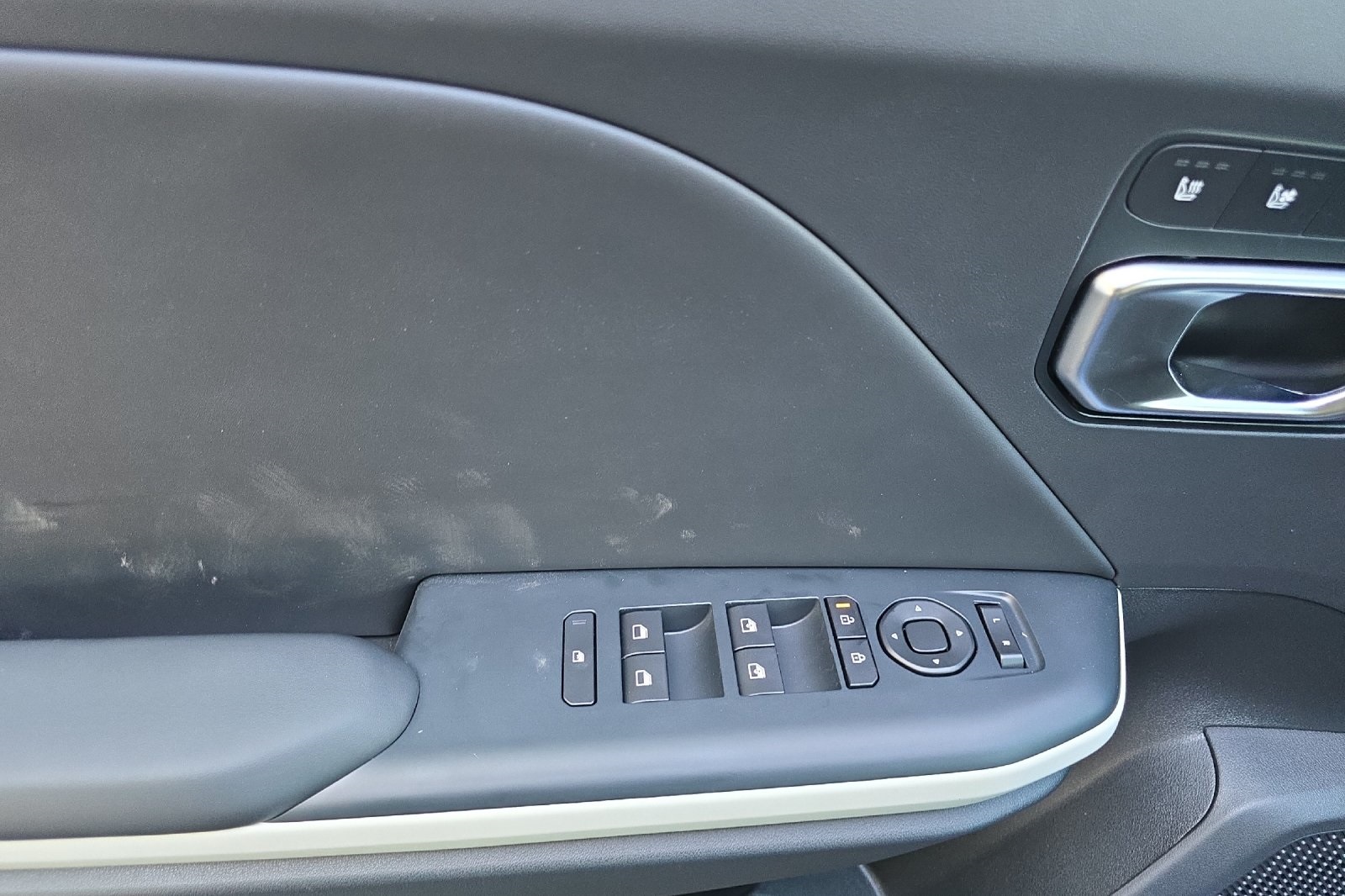 2025 Kia K4 GT-Line Turbo photo 7