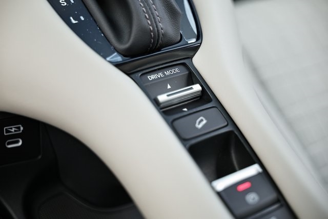2026 Honda HR-V LX photo 36